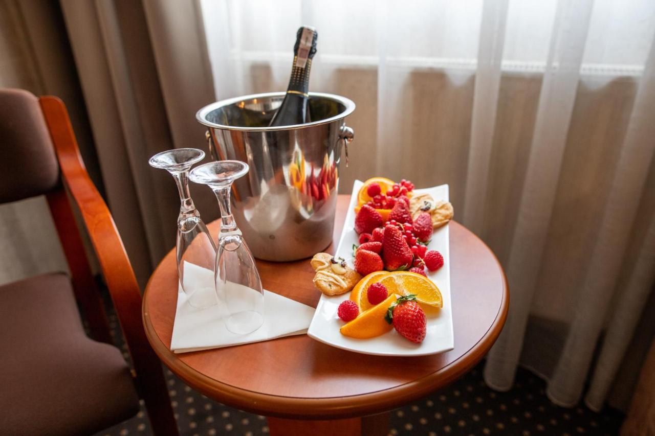Premium Hotel Bacero Wrocław Exteriör bild