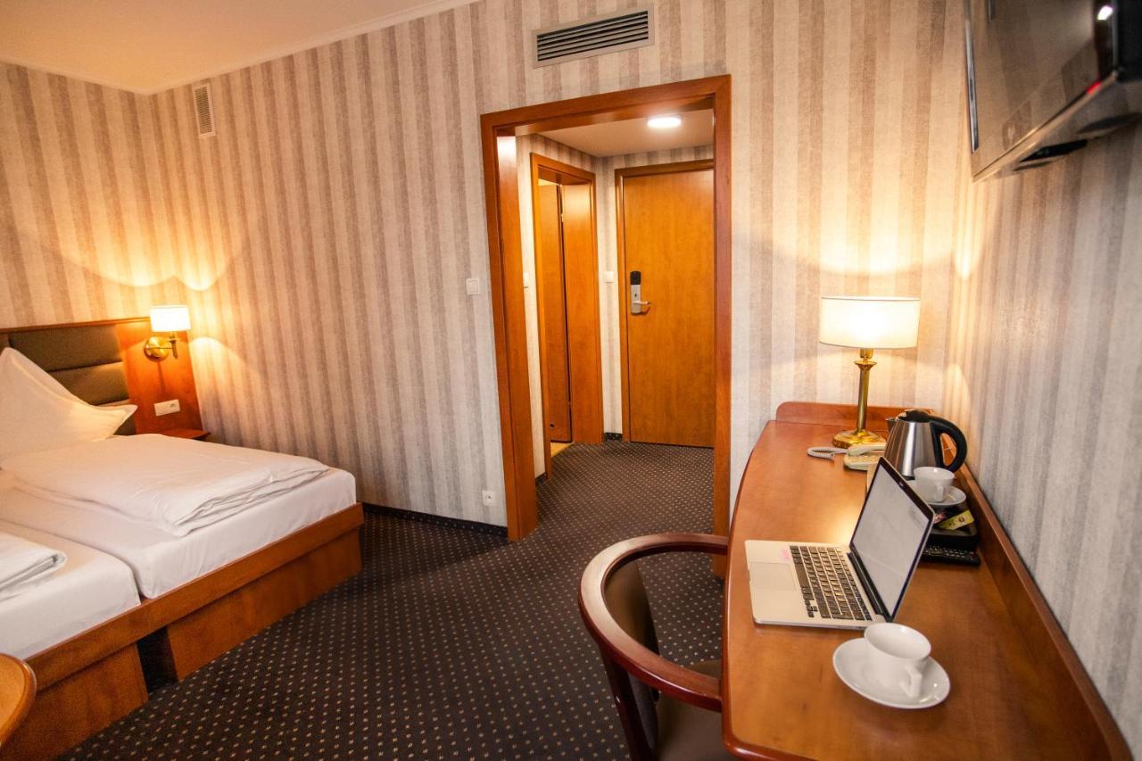 Premium Hotel Bacero Wrocław Exteriör bild